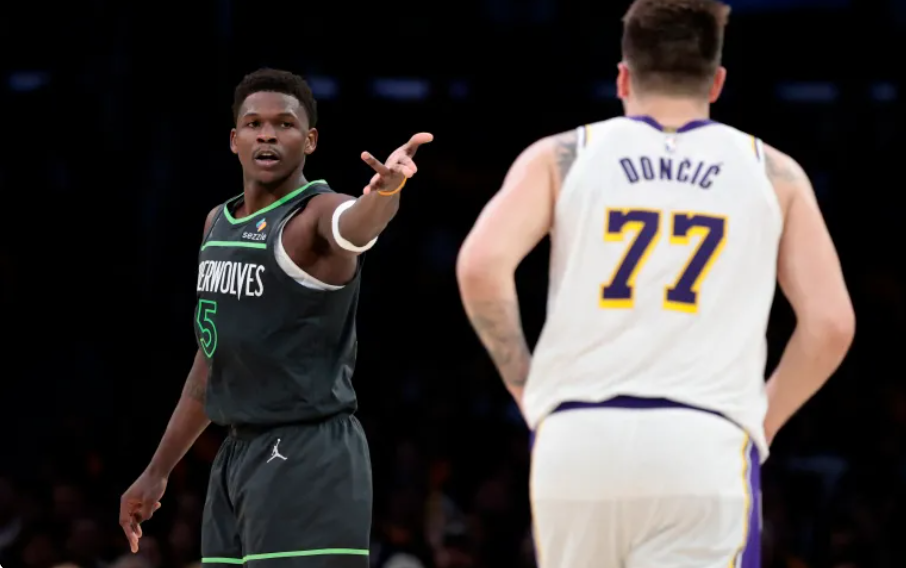 Doncic e Lakers perdem para os Timberwolves no jogo 1 dos playoffs