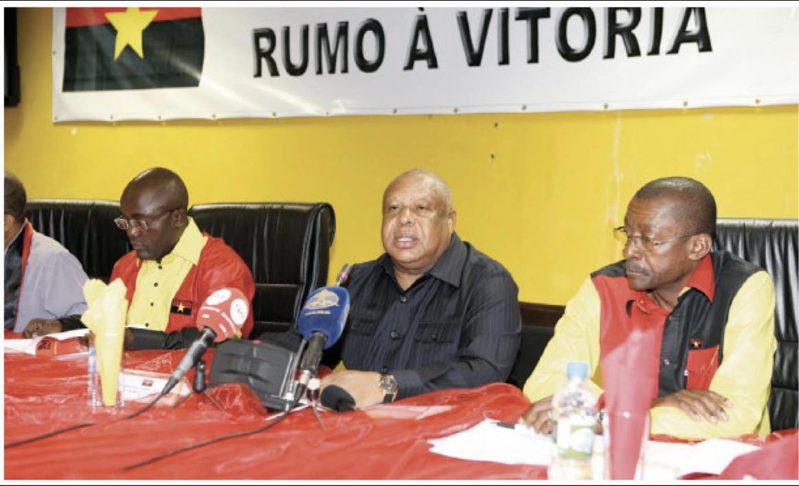 Corrida interna no MPLA aquece