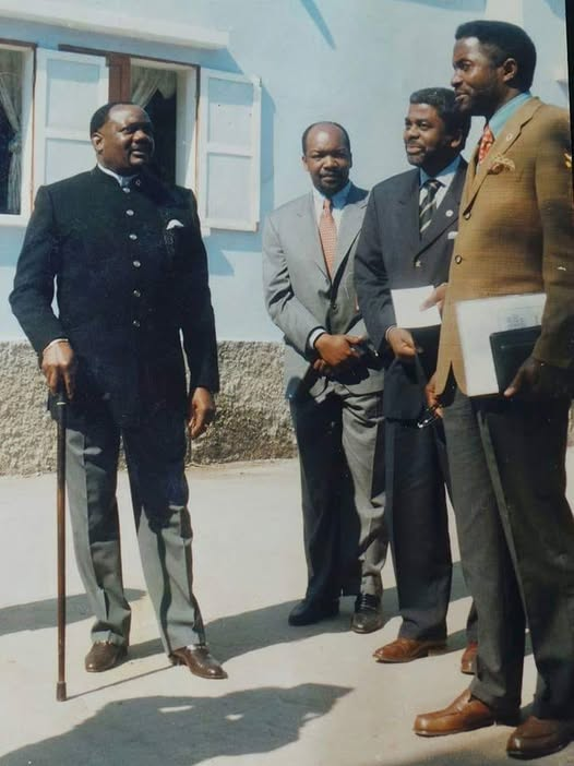 AS MEMÓRIAS DO GENERAL PAULO LUKAMBA GATO, O GRANDE DIPLOMATA QUE SEMPRE LUTOU PELA CAUSA DE UMA VIDA MELHOR PARA OS ANGOLANOS