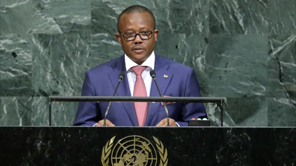 O Presidente da Guiné-Bissau Umaro Sissoco Embaló pede fim de guerra entre Israel e Irão sob pena de "tomar medidas"