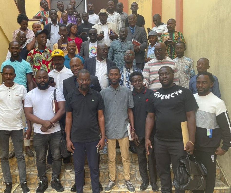 O Dr. Norberto Garcia manteve um encontro com os jovens da Província Cabinda