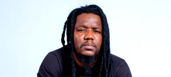 Gangsta Lider dos Activistas angolanos no exilio, denúncia que governador de Luanda pagou 20 milhões em cada associação dos taxistas