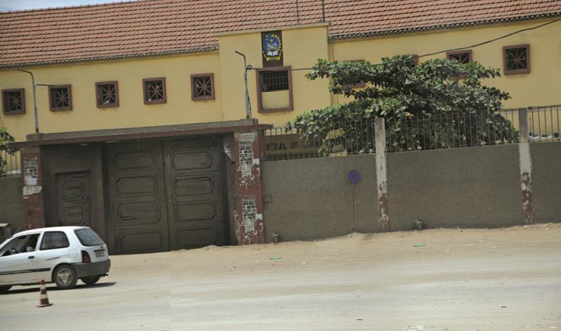 URGENTE: Manifestantes tentam invadir a Cadeia Central de Luanda (CCL) para libertar os presos