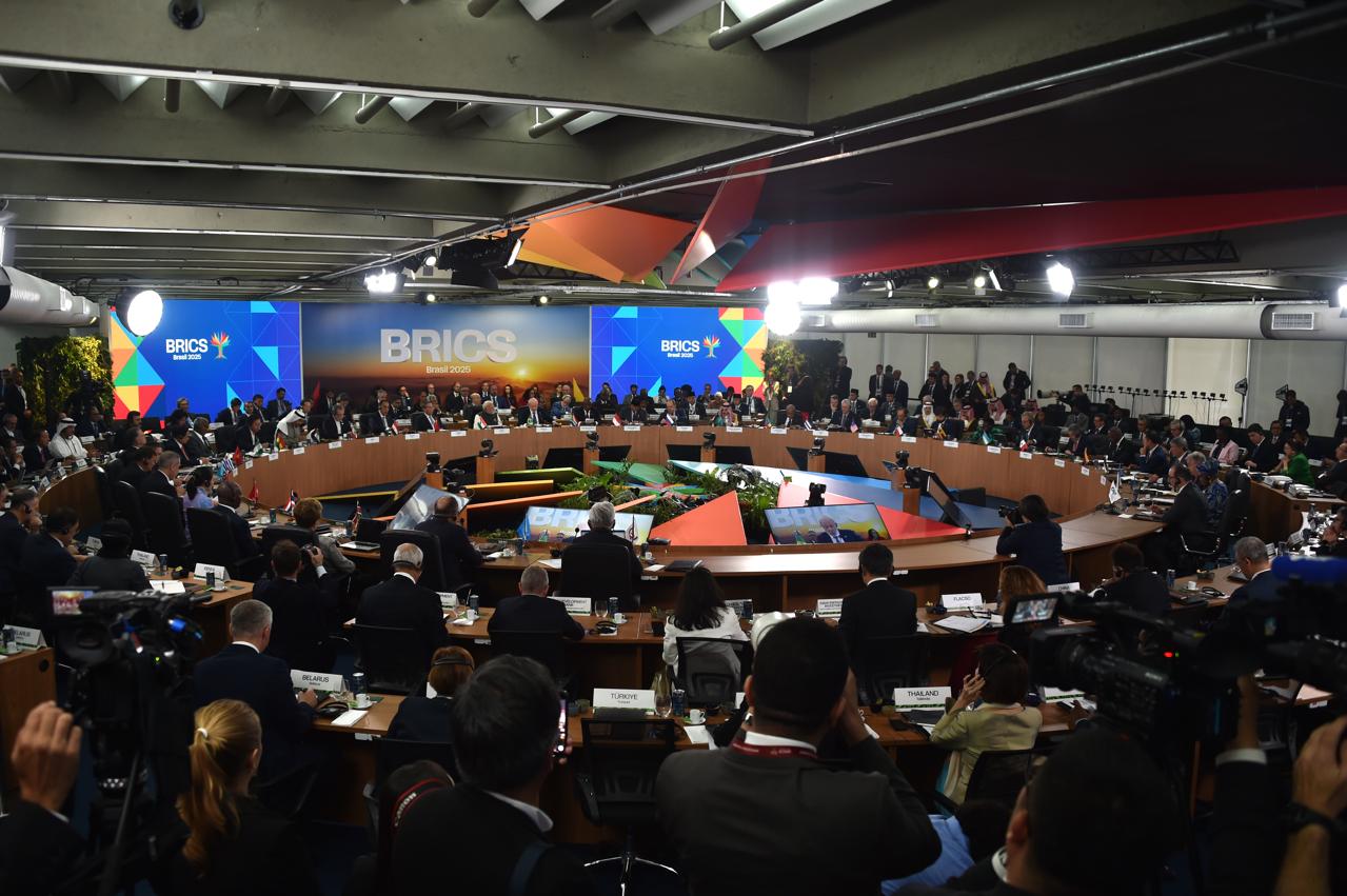 Discurso do Presidente da República de Angola e Presidente em Exercício da União Africana, João Lourenço, lido pelo Ministro das Relações Exteriores de Angola, Téte António, no segundo dia de trabalhos da Cimeira de Líderes dos BRICS, que está a decorrer no Rio de Janeiro