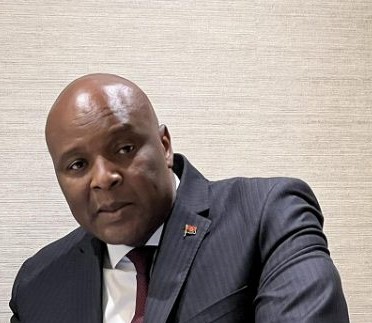 Funcionários do INEA acusam ministro Carlos Alberto de transformar instituição em gabinete de trabalho