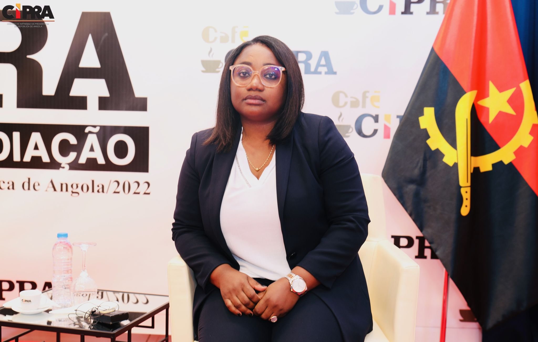 Eduarda Rodrigues bateu na rocha ao tentar engolir 450 mil dólares no Banco BCI