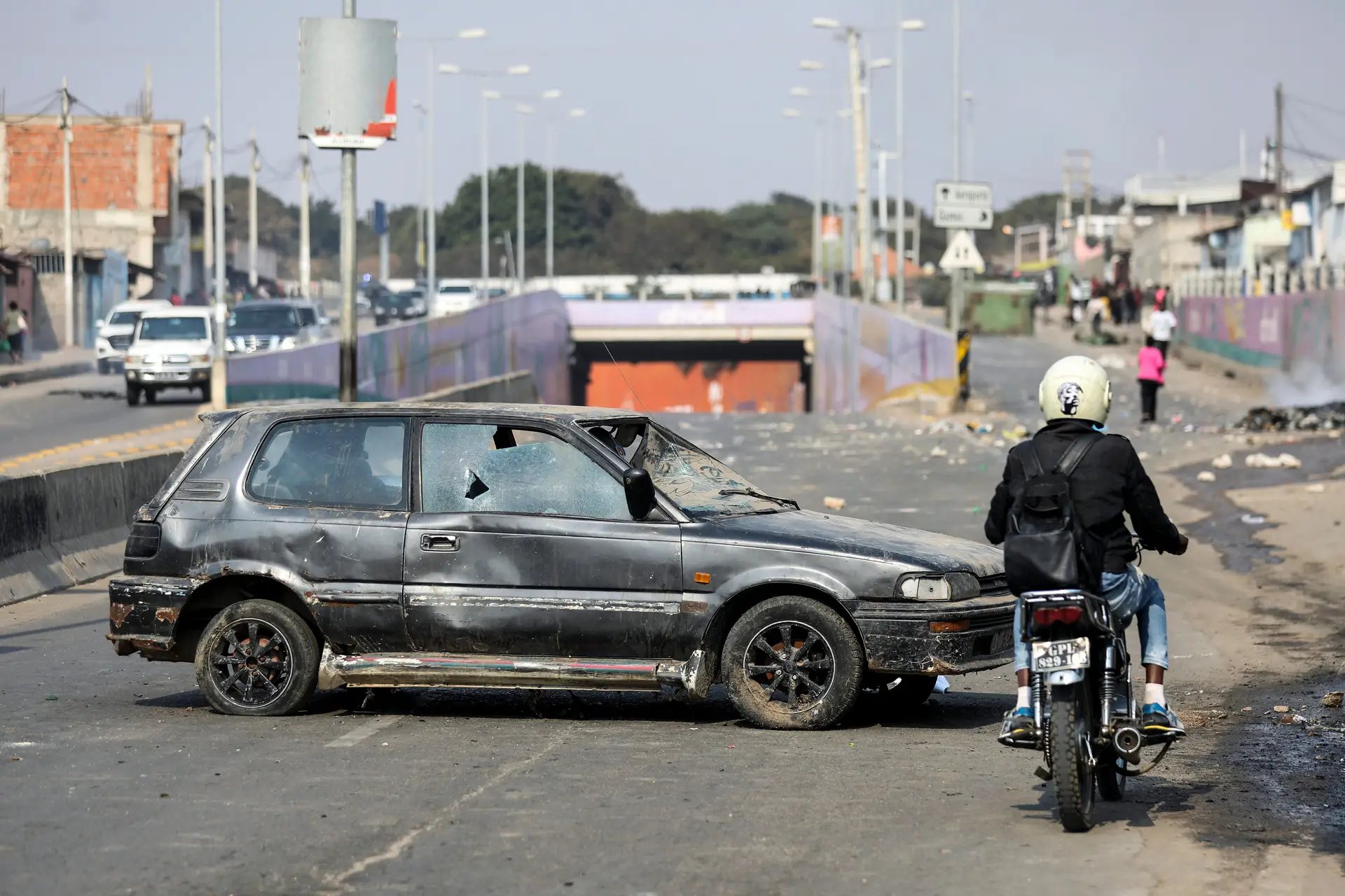 Taxistas angolanos demarcam-se de atos de vandalismo e cancelam greve