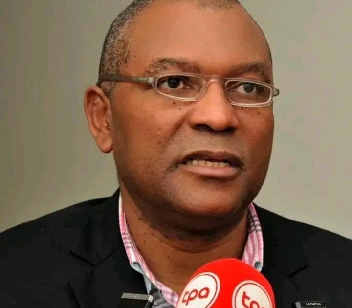 De 50 para 5 Hiaces. Riquinho recorre ao empresário Justo para um crédito de cinco Hiaces