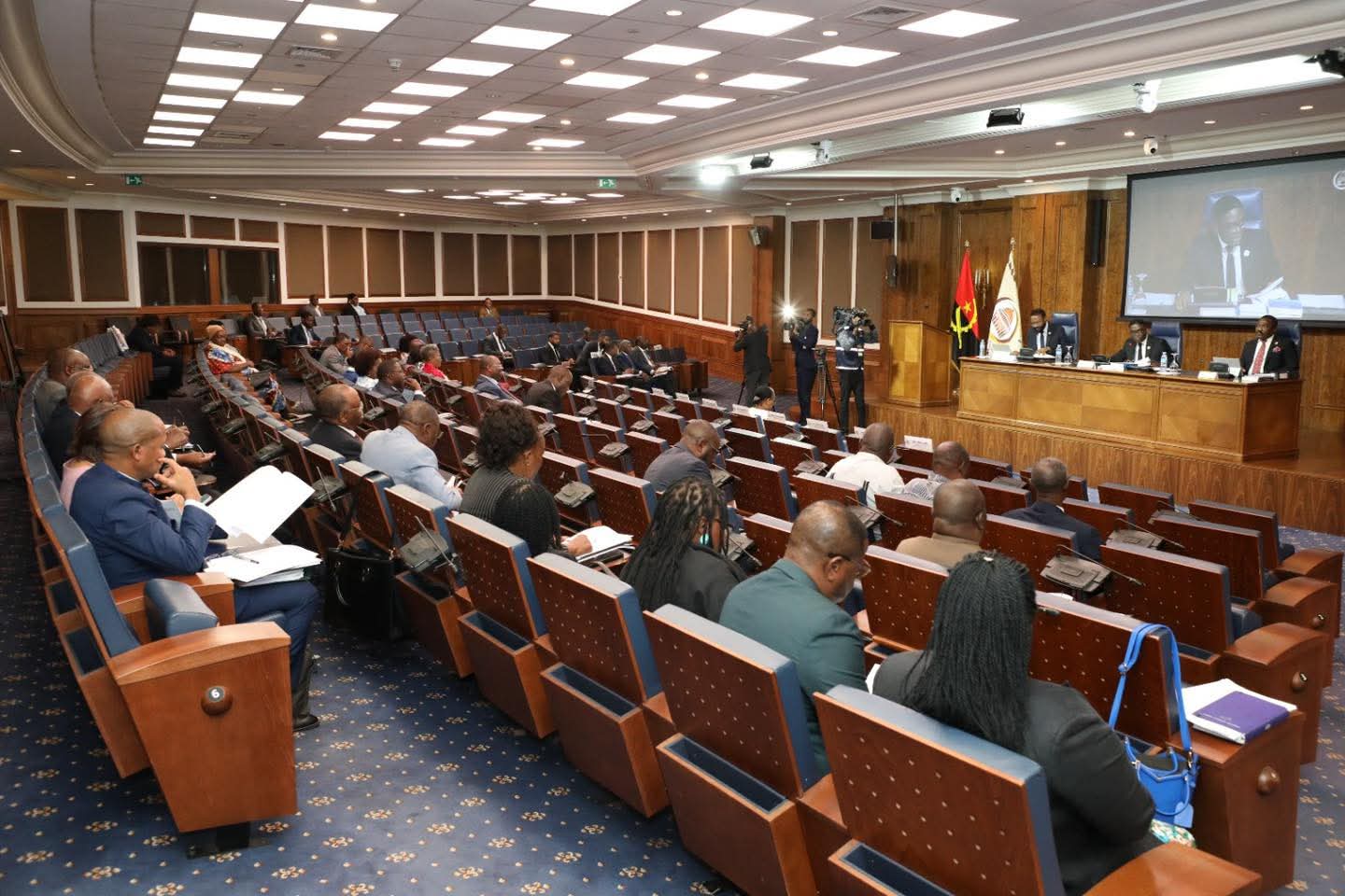 Parlamento aprova composição e funcionamento da Comissão Nacional Eleitoral