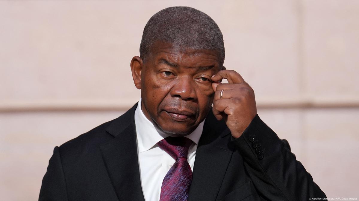 Angolanos pedem destituição urgente do Presidente