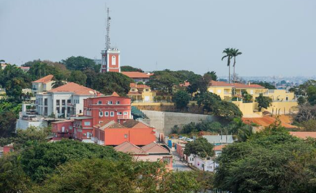 A Política Angolana em Xeque: Desafios e Implicações