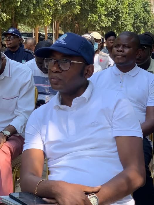 Um Tributo a Miguel Almeida: O Administrador-Professor de Calumbo