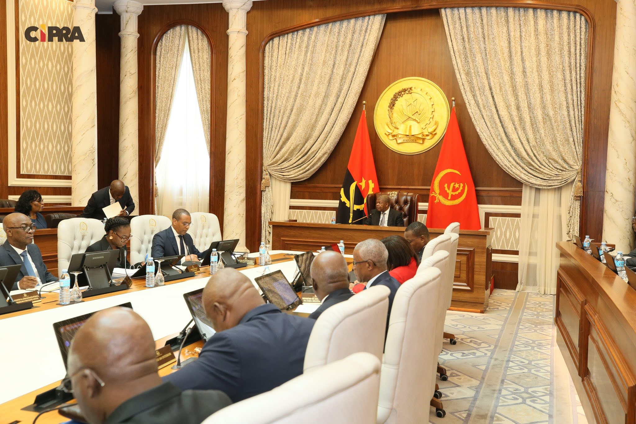 10ª Sessão Ordinária: Governo Fixa Orçamento de 33 Biliões de Kwanzas e Reforça o Controlo