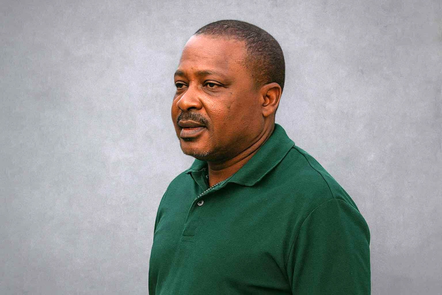 Presidente João Lourenço condecora oficial o General José Filomeno Peres Afonso (conhecido como "General Filó") que mandou matar Isaias Cassule