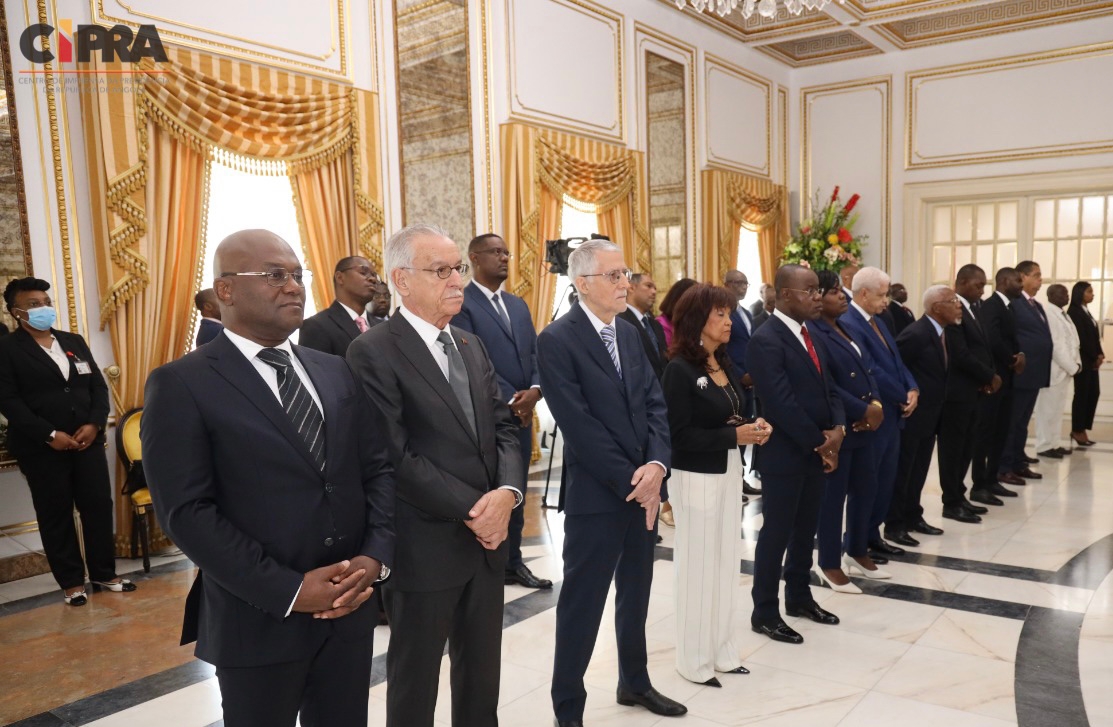 OS ASSESSORES DO PRESIDENTE E AS OPORTUNIDADES DESPERDIÇADAS