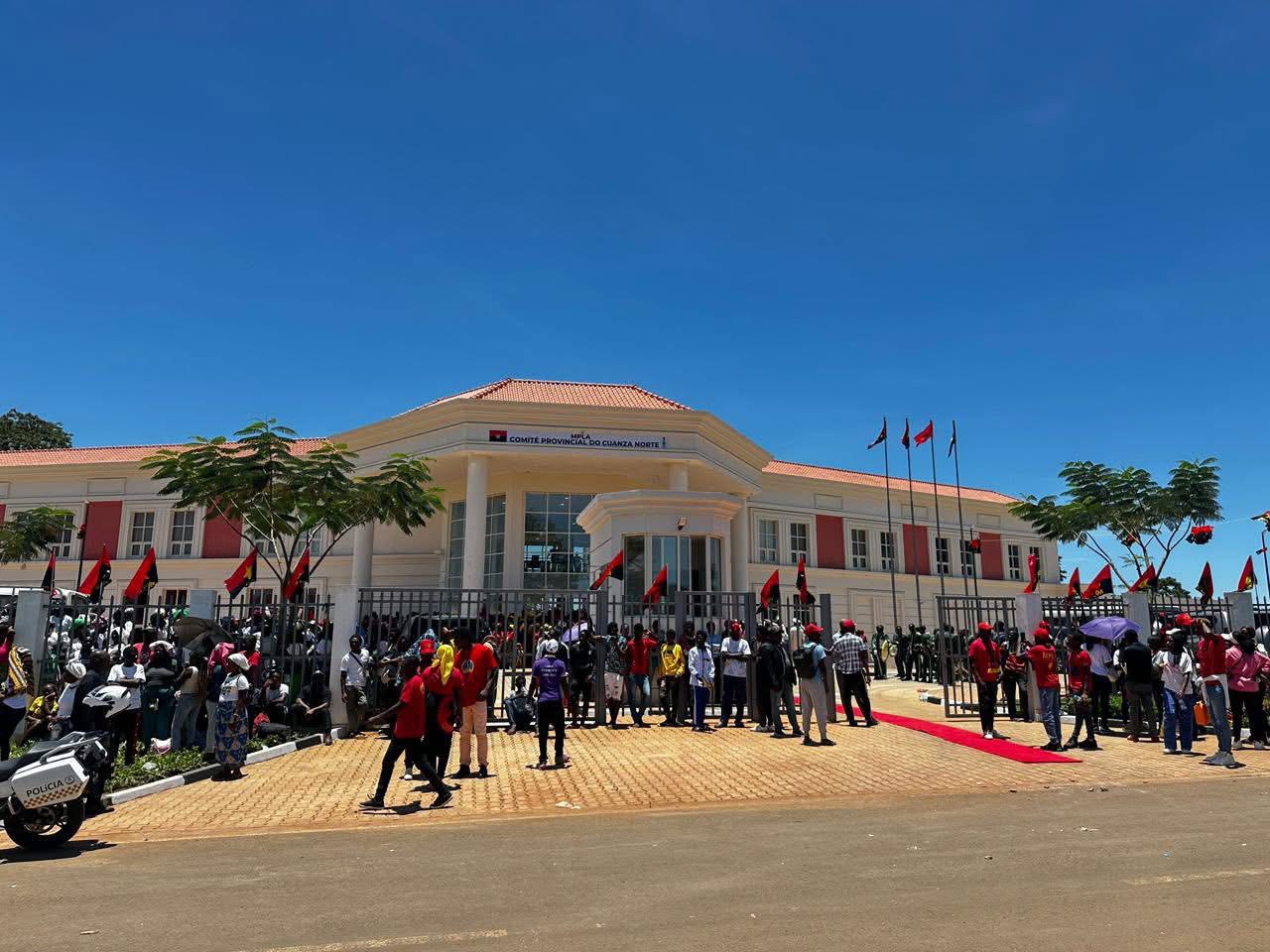 🔴 URGENTE: Hospital de Cambambe fechado há 12 anos contrasta com nova sede do partido MPLA no Cuanza-Norte