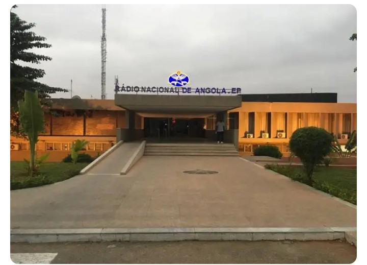 Trabalhador denuncia à IGAE alegadas irregularidades na Rádio Nacional de Angola.