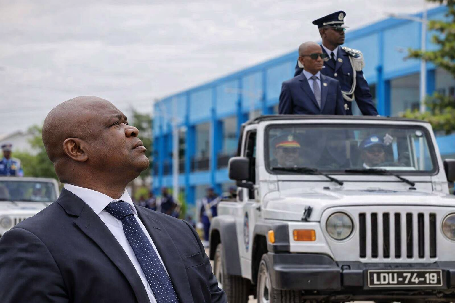 Polícia Nacional de Angola assinala 50 anos sob polémica protocolar Manuel Homem sem honra de Ministro